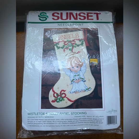 1992 SUNSET Needlepoint Christmas Stocking Kit Mistletoe & Holly Angel 19007 - Picture 1 of 3
